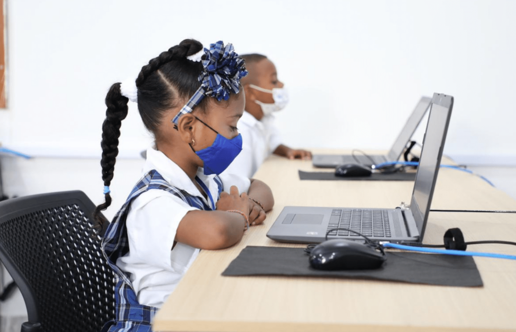 Lo hicimos realidad: #MisiónINALDE entregó Aula Virtual Nº 1 en San Andrés