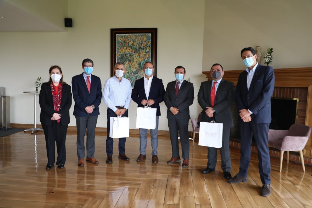 Entrega de diplomas del Programa de Alta Dirección Empresarial PADE 2020 en INALDE
