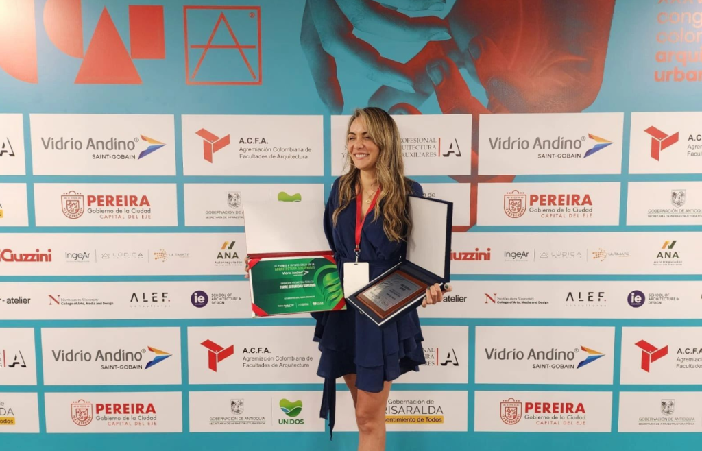 Alumni PADE 2021 recibe premio en la arquitectura sostenible