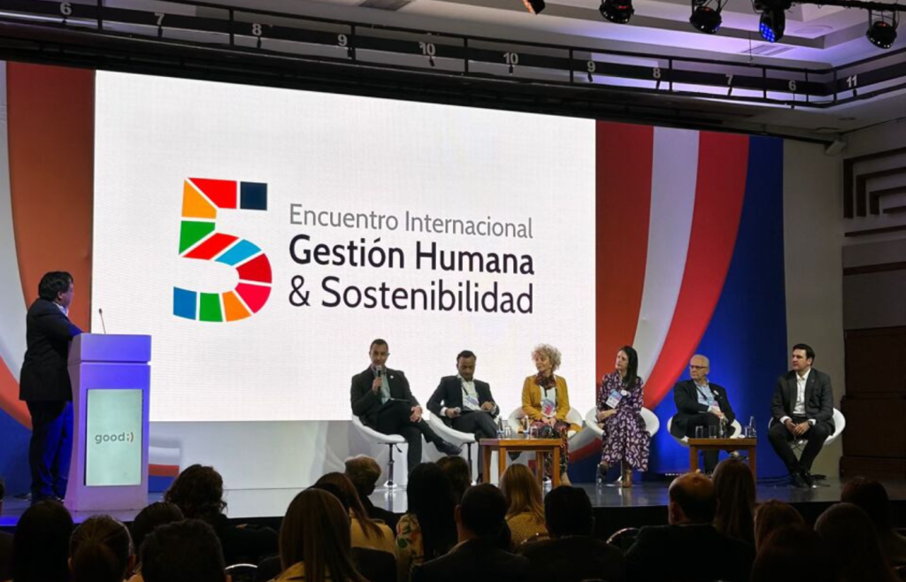 Foto03-obdulio-en-v-encuentro-internacional-de-gh-y-sostenibilidad-inalde-bsuiness-school
