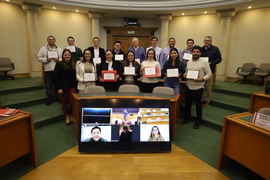 Cierre del programa Dirección de Empresas en la Cadena Agroindustrial y foro retos y oportunidades del sector avícola en Colombia