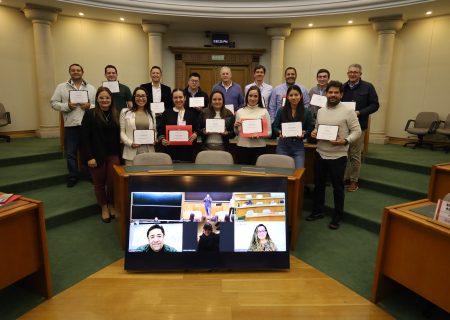 Cierre del programa Dirección de Empresas en la Cadena Agroindustrial y foro retos y oportunidades del sector avícola en Colombia