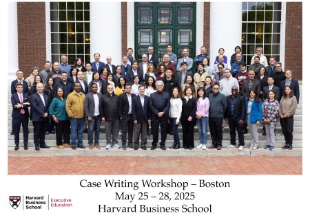 El director general y profesores de Inalde en GloColl de Harvard Business School