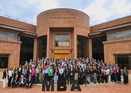 Inalde inaugura nueva cohorte del Executive MBA 2025-2027 con participación histórica de mujeres