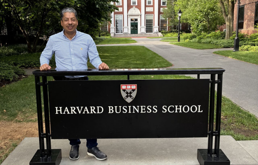 Profesor de Inalde participa en importante encuentro educativo en Harvard
