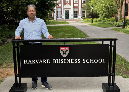 Profesor de Inalde participa en importante encuentro educativo en Harvard