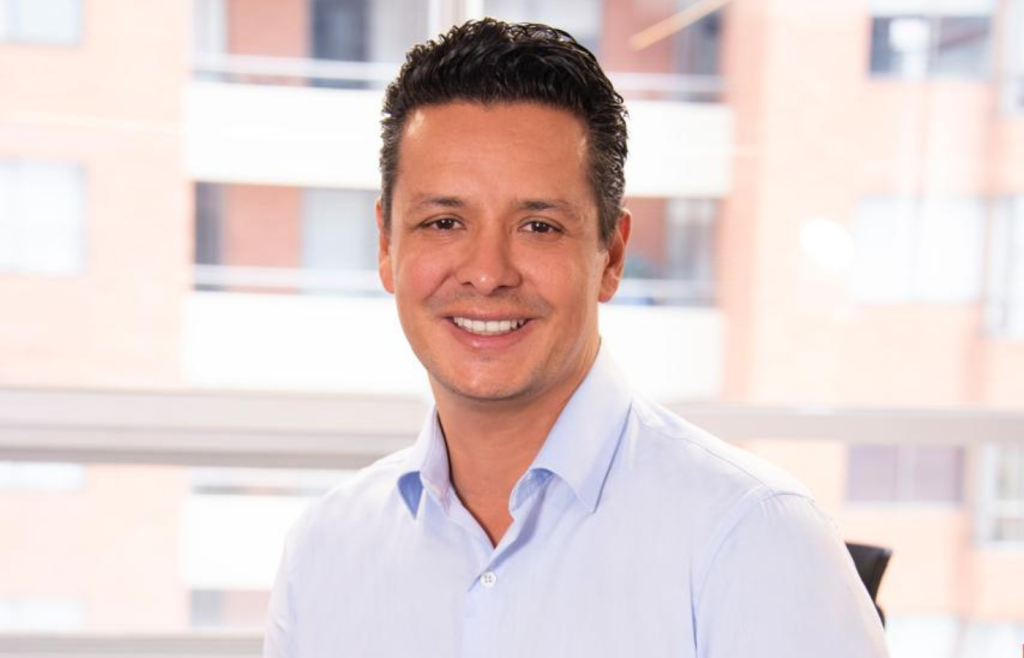 John F. Linares: Liderando la transformación financiera inclusiva desde Banco Contactar