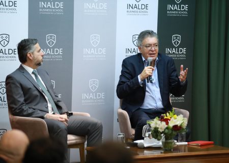 Mauricio Cárdenas dialogó con Alumni Inalde sobre los retos económicos y sociales de Colombia