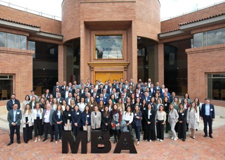 Inició el Executive MBA Intensivo 2025-2027 con la fuerza de los 40 años de Inalde