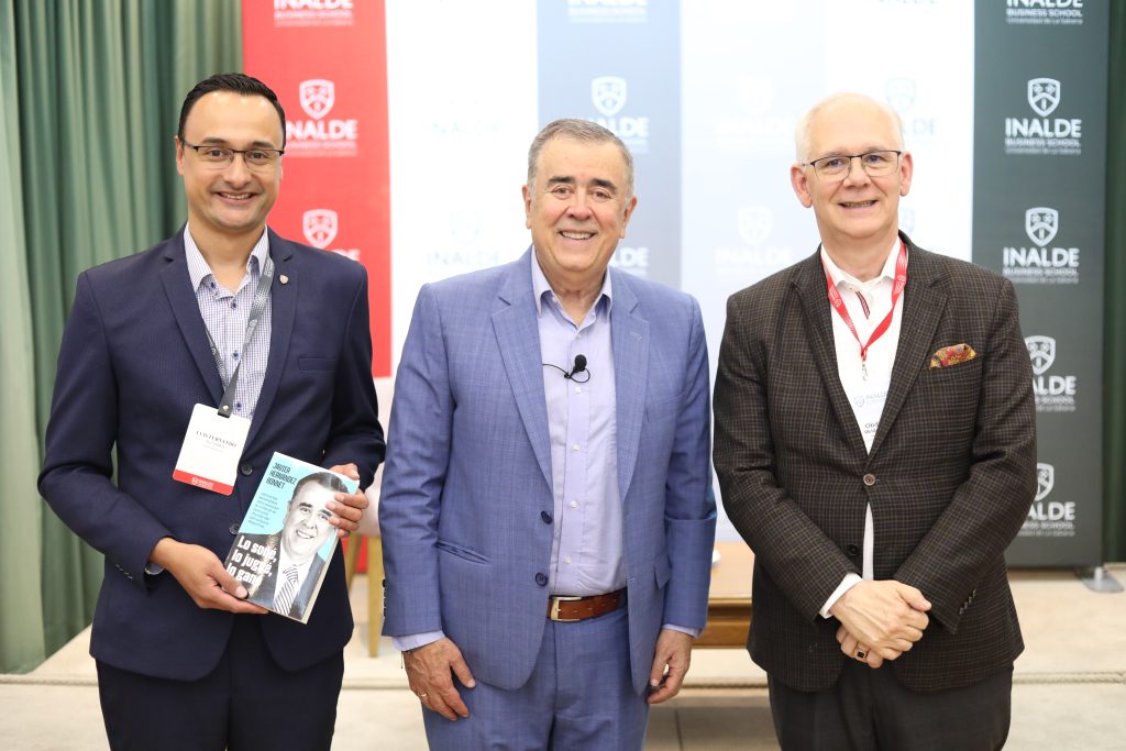 Liderar en la cancha y fuera de ella: Lecciones de estrategia y humanidad con Javier Hernández Bonnet