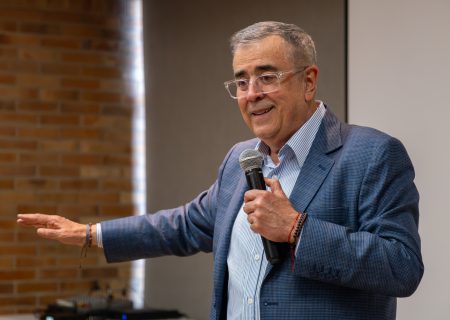 INALDE llevó a Medellín el conversatorio “Liderar en la cancha y fuera de ella”, con Javier Hernández Bonnet